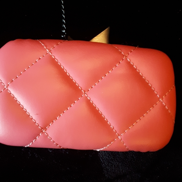 Clutch - Picture 3 of 8